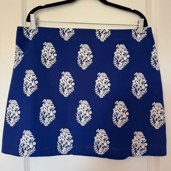 Vineyard Vines Women’s Blue and White Patterned Skirt - Picture 1 of 6